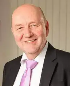 Alexander Hart - Author Photo